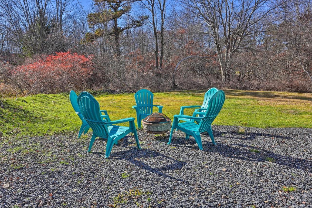 Peaceful Poconos Home With Lake And Pool Access! Long Pond Kültér fotó