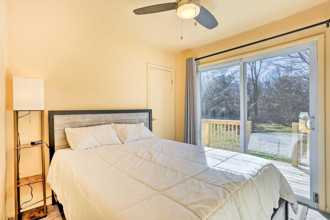 Peaceful Poconos Home With Lake And Pool Access! Long Pond Kültér fotó