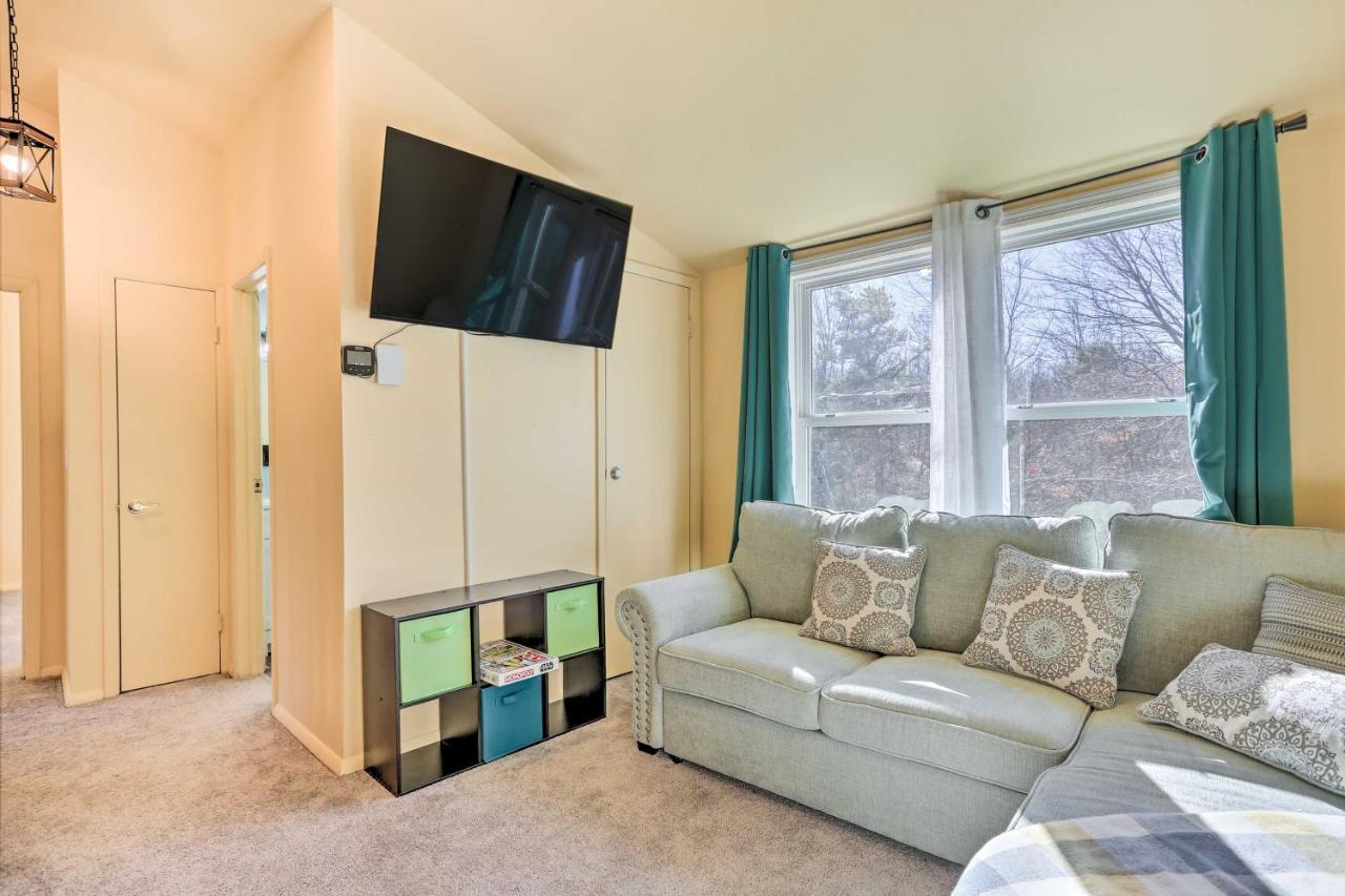Peaceful Poconos Home With Lake And Pool Access! Long Pond Kültér fotó