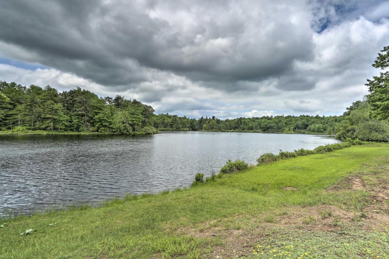 Peaceful Poconos Home With Lake And Pool Access! Long Pond Kültér fotó